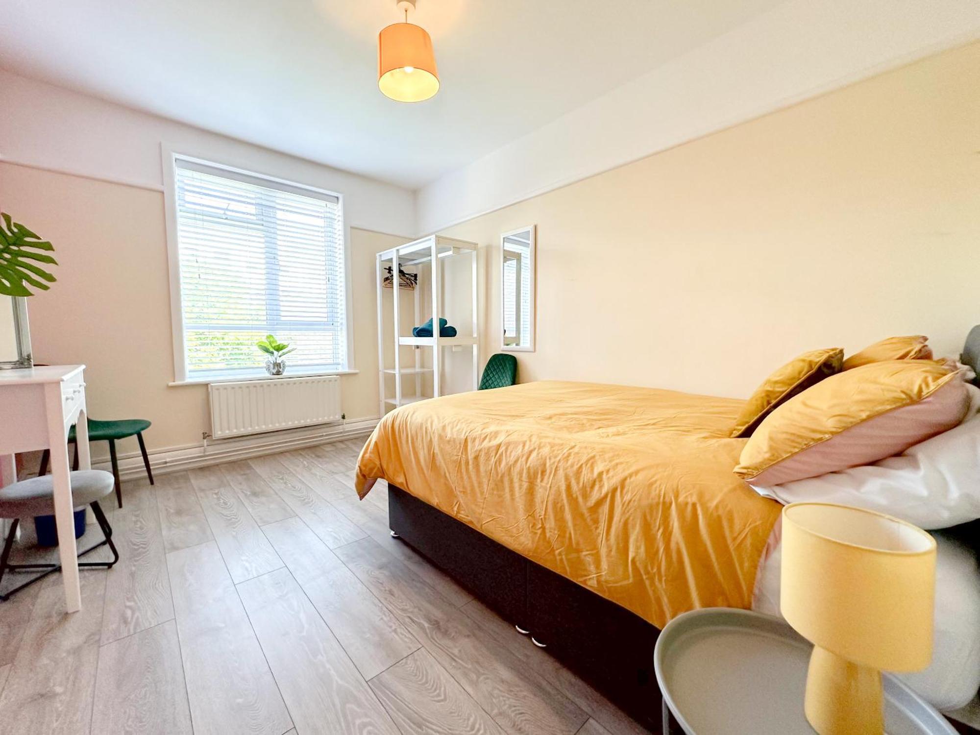 Bournemouth 3 Bedroom - Parking Екстериор снимка