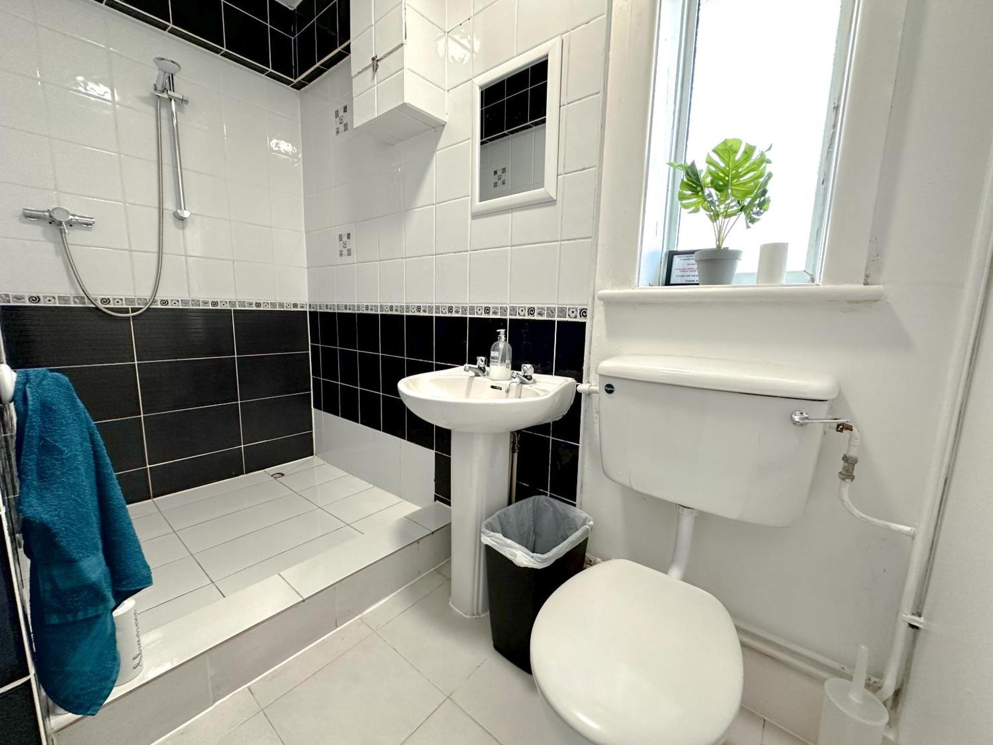 Bournemouth 3 Bedroom - Parking Екстериор снимка