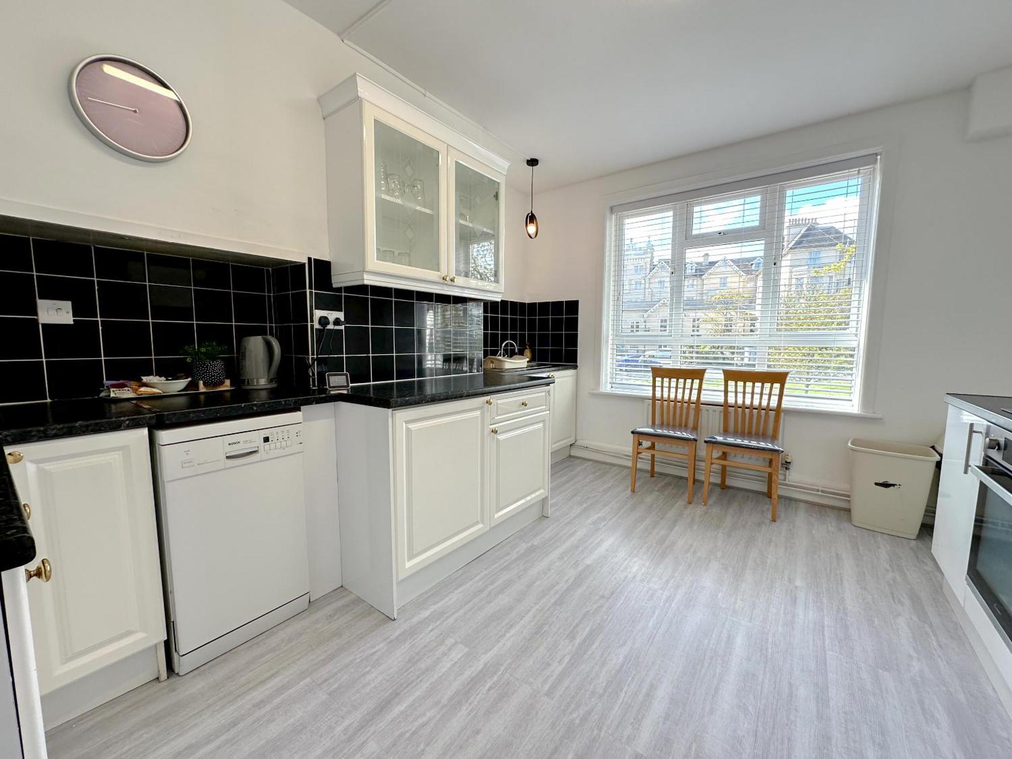 Bournemouth 3 Bedroom - Parking Екстериор снимка